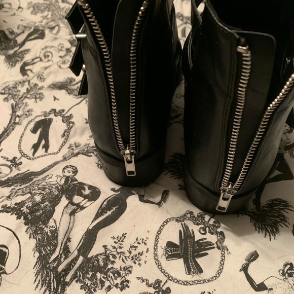 Madden Girl Cecilyy Ankle Boots - Picture 3 of 4